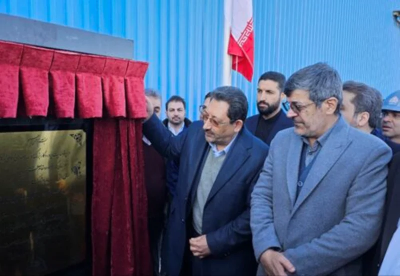 کارخانه تولید کلاف سازی سرمد ابرکوه صبح امروز (شنبه 15 دی) با حضور سیدمحمد اتابک وزیر صمت،و جمعی از مدیران و مسئولین افتتاح شد.